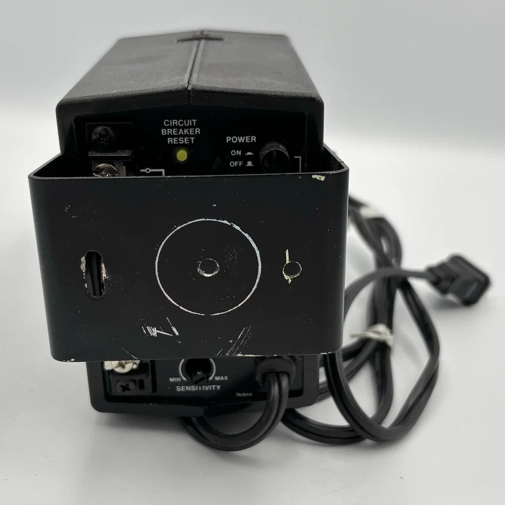 Safe House Invisible Pulsed Beam Infrared Photorelay Alarm 49-307 Radio Shack
